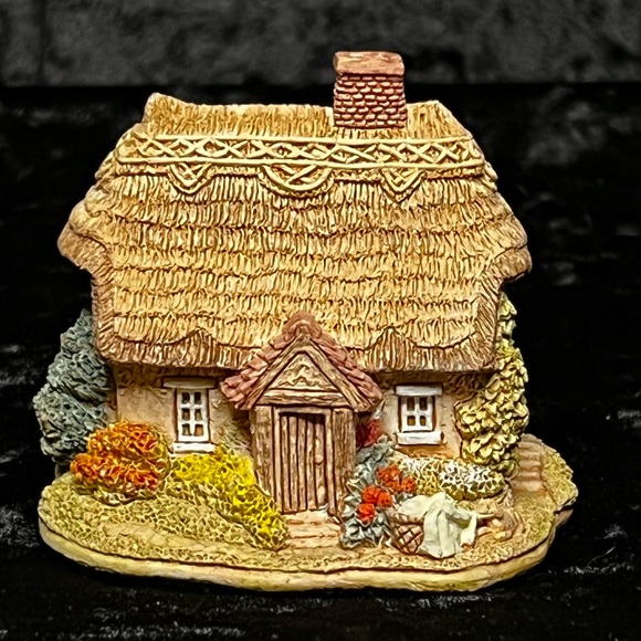 Vintage Lilliput Lane - Wash Day - Collectors Club - Picture 2 of 11